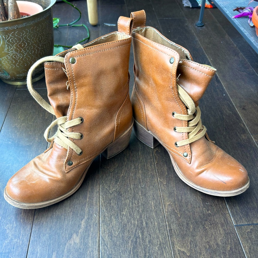 Vintage Roxy Tan Leather Booties - Picture 4 of 6